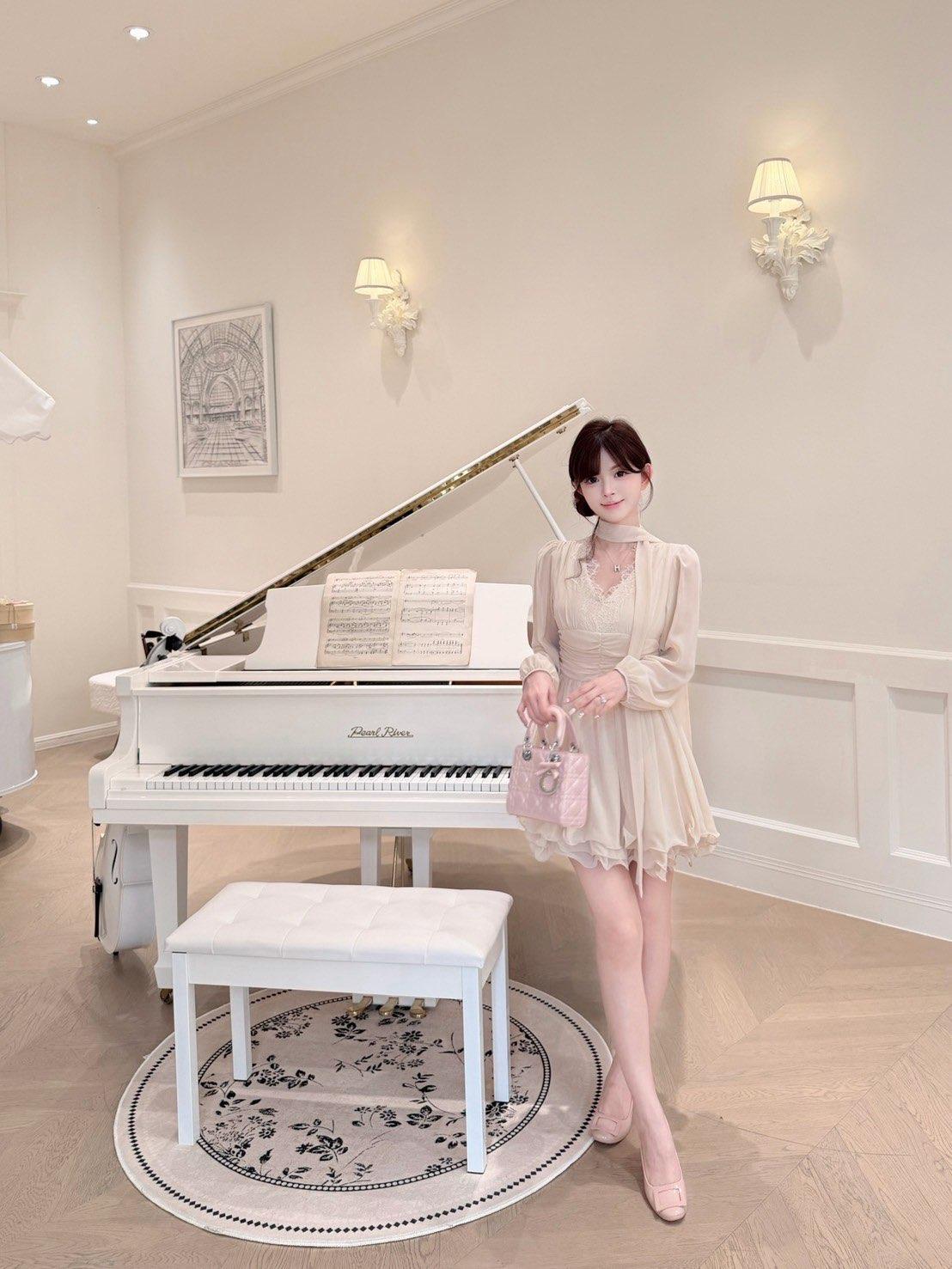 LINE_ALBUM_2026918_260918_66-min
