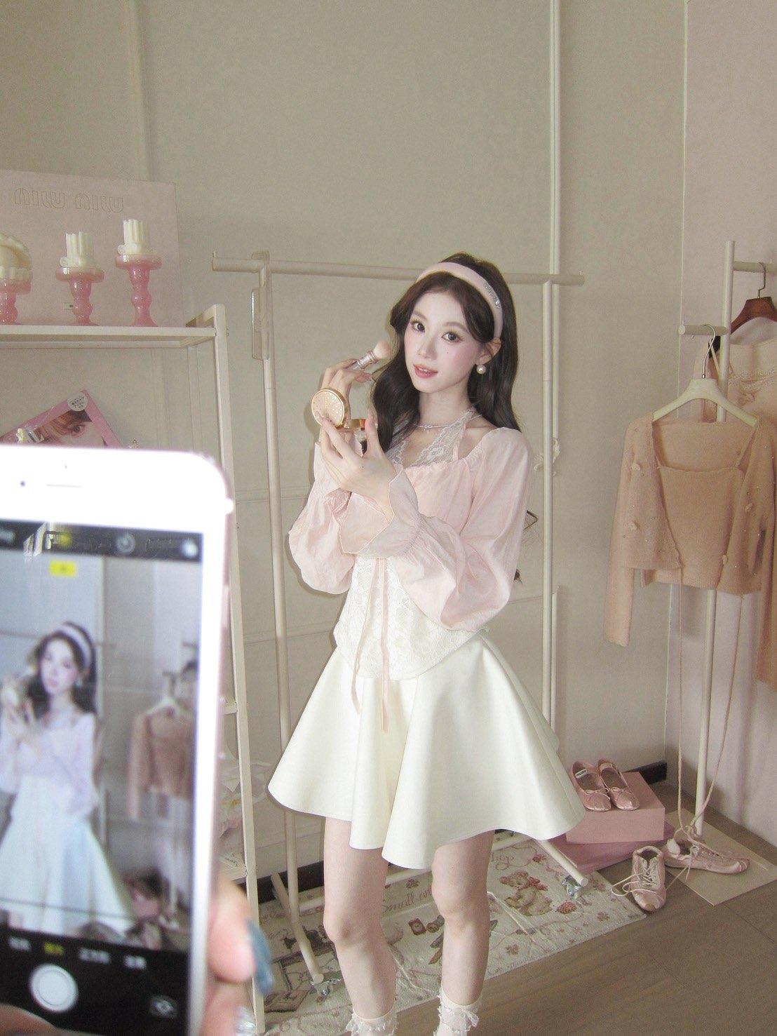 LINE_ALBUM_2026918_260918_72-min